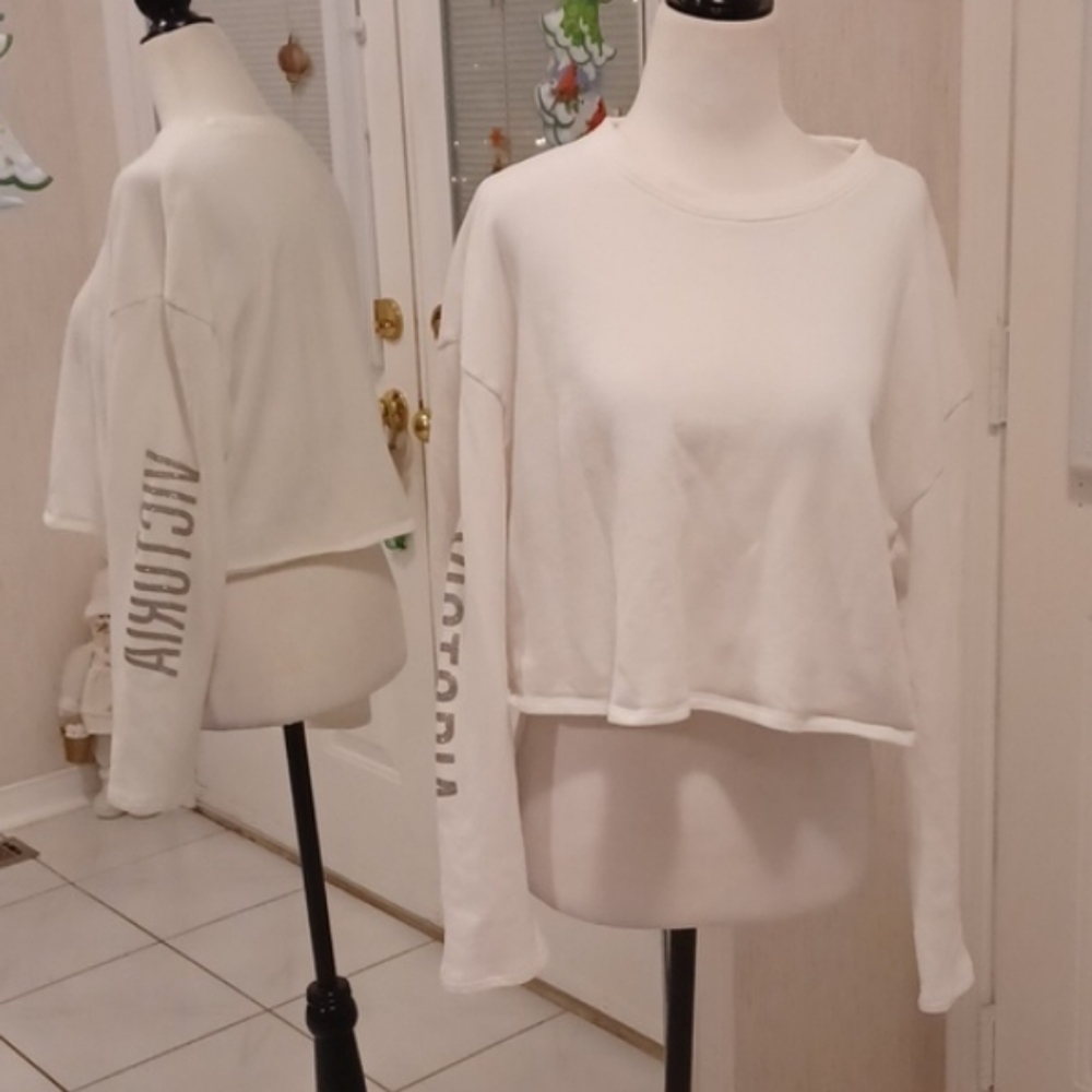 4/$40 White Victoria Sport Crop Sweatshirt - Size Small